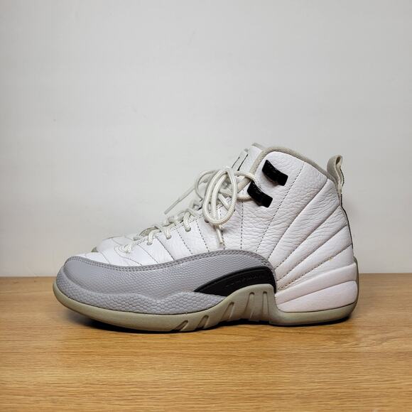 Nike Boys Air Jordan 12 510815-108 White Basketball Shoes Sneakers Size 4.5Y - Picture 2 of 9